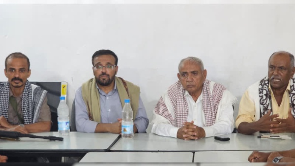لقاء في الخوخة لمناقشة جهود تطبيع الأوضاع الخدمية لقاء في الخوخة لمناقشة جهود تطبيع الأوضاع الخدمية