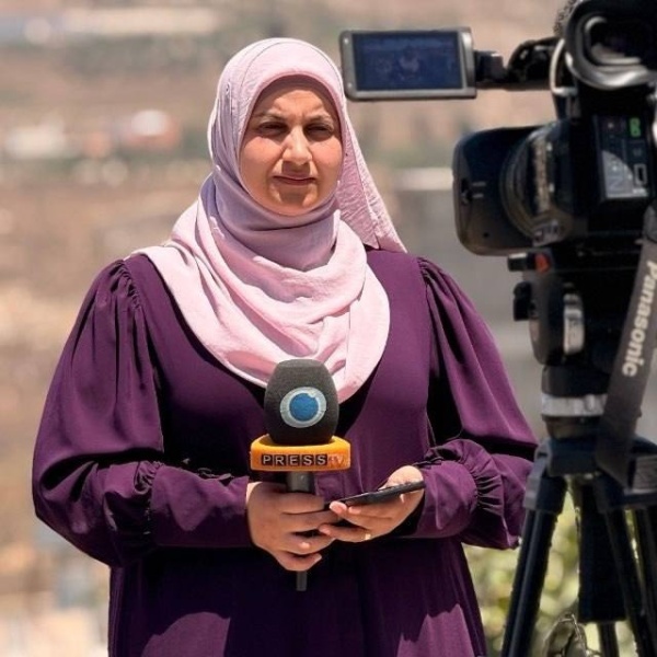 العدو الصهيوني يقتحم قرية في رام الله ويعتقل صحفية في بيت لحم العدو الصهيوني يقتحم قرية في رام الله ويعتقل صحفية في بيت لحم
