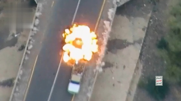الإعلام الحربي يوزع مشاهد جديدة من عملية تطهير الساحل الغربي الإعلام الحربي يوزع مشاهد جديدة من عملية تطهير الساحل الغربي