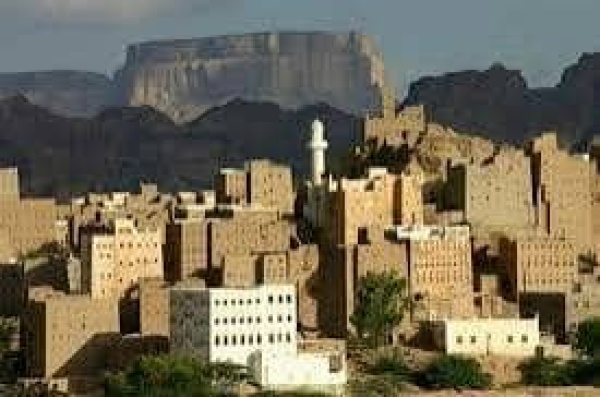 بيان السلطة المحلية بمحافظة شبوة تدين العدوان السعودي على مدينة وميناء الحديدة وجزيرة كمران و تجاهلة للمطالب المحقة للشعب اليمني
