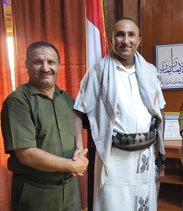 محافظ الحديدة يلتقي رئيس فريق الحزام الاخضر محافظ الحديدة يلتقي رئيس فريق الحزام الاخضر