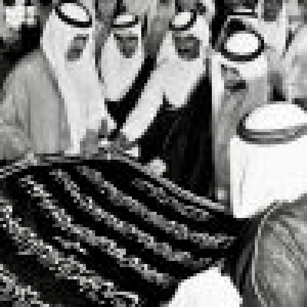 قرن من العناية والإتقان تاريخ كسوة الكعبة المشرفة في العهد السعودي