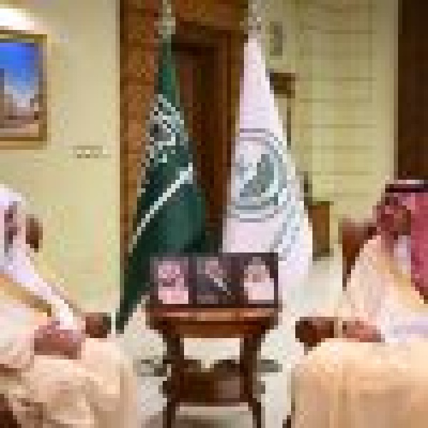 اطلع على أهداف الحملة الوطنية الولاء والانتماء محافظ جدة يستقبل مدير إدارة التوجيه والإرشاد بوزارة الداخلية اطلع على أهداف الحملة الوطنية الولاء والانتماء محافظ جدة يستقبل مدير إدارة التوجيه والإرشاد بوزارة الداخلية