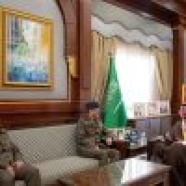 أمير المدينة المنورة يستقبل اللواء يوسف الثمالي بمناسبة انتهاء مهام عمله أمير المدينة المنورة يستقبل اللواء يوسف الثمالي بمناسبة انتهاء مهام عمله