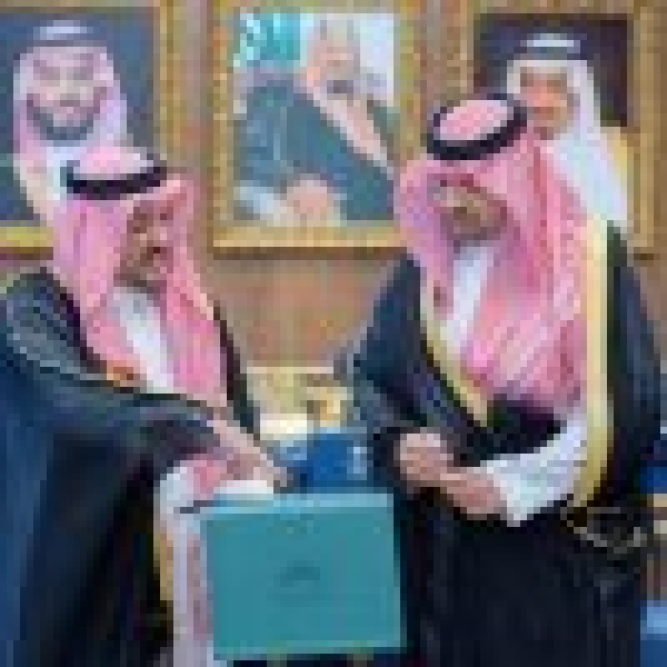 تسل م المنهجية الاستراتيجية للأمانة أمير الحدود الشمالية يستقبل أمين المنطقة تسل م المنهجية الاستراتيجية للأمانة أمير الحدود الشمالية يستقبل أمين المنطقة