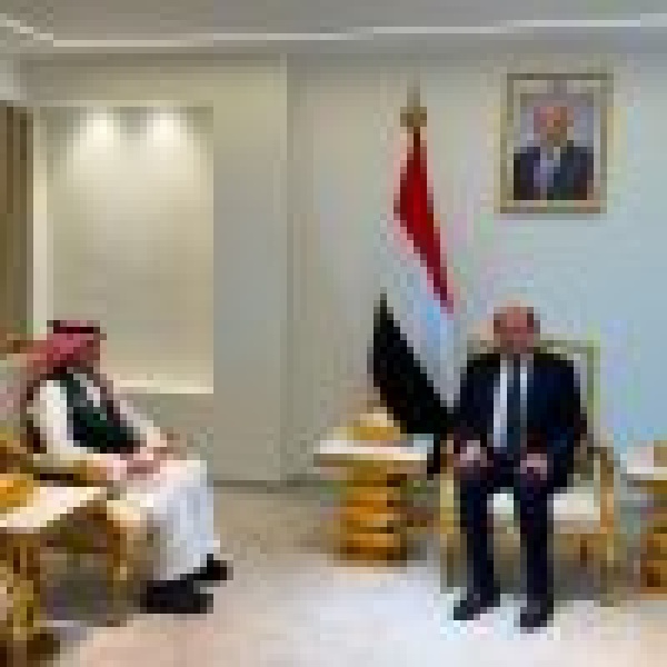 رئيس الوزراء اليمني يستقبل مدير مكتب البرنامج السعودي لتنمية وإعمار اليمن بعدن رئيس الوزراء اليمني يستقبل مدير مكتب البرنامج السعودي لتنمية وإعمار اليمن بعدن