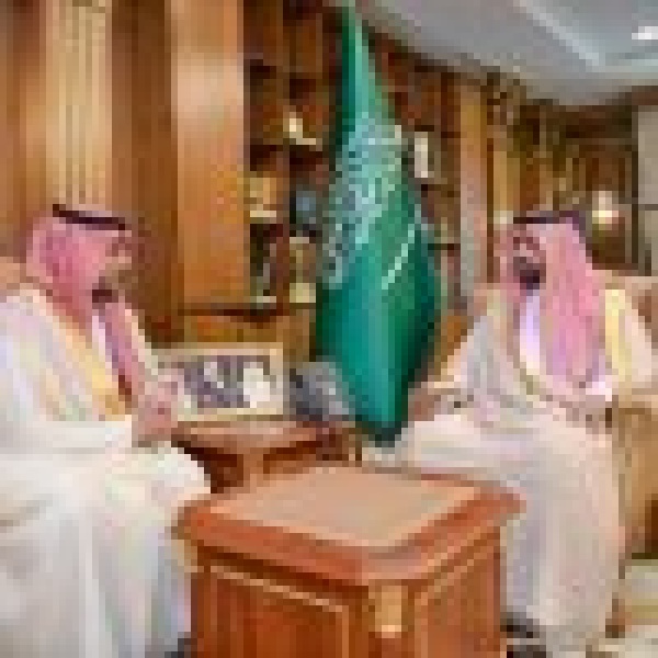أمير جازان يط لع على التقرير السنوي للبريد السعودي لعام 2025 أمير جازان يط لع على التقرير السنوي للبريد السعودي لعام 2025