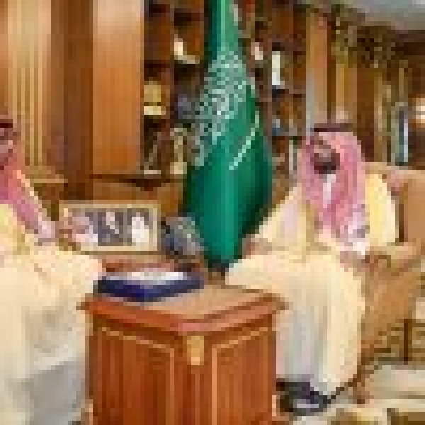 تسل م تقرير الجمعية السعودية لطب حديثي الولادة أمير جازان يستقبل مدير فرع وزارة الصحة بالمنطقة تسل م تقرير الجمعية السعودية لطب حديثي الولادة أمير جازان يستقبل مدير فرع وزارة الصحة بالمنطقة