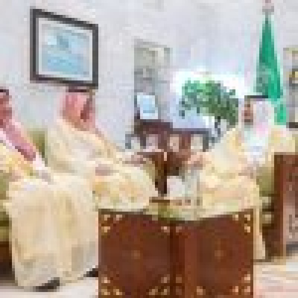 نائب أمير الرياض يستقبل رئيس النيابة العامة بالمنطقة نائب أمير الرياض يستقبل رئيس النيابة العامة بالمنطقة