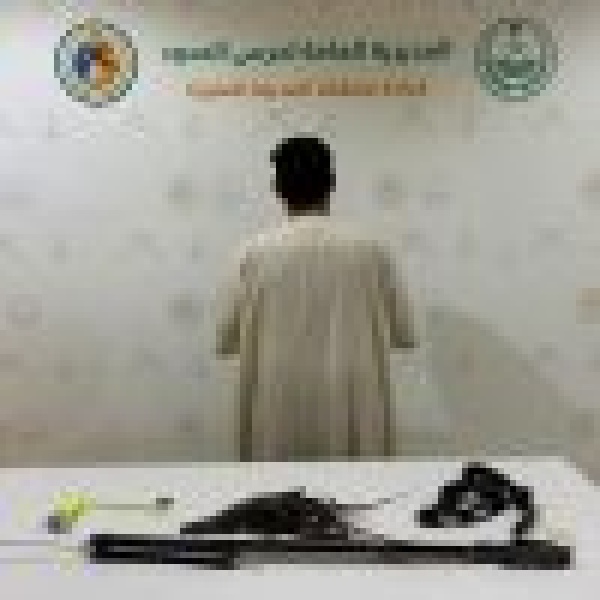 حرس الحدود بالمدينة المنورة يضبط مخالف ا للائحة الأمن والسلامة لمزاولي الأنشطة البحرية حرس الحدود بالمدينة المنورة يضبط مخالف ا للائحة الأمن والسلامة لمزاولي الأنشطة البحرية