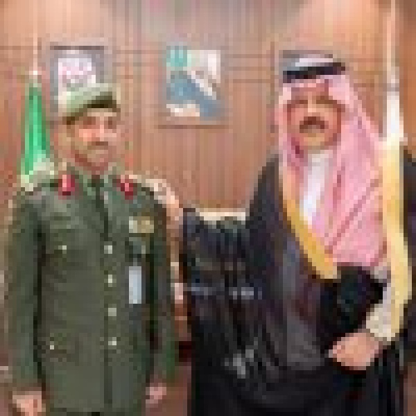 أمير حائل يقل د مدير جوازات المنطقة المكل ف رتبته الجديدة أمير حائل يقل د مدير جوازات المنطقة المكل ف رتبته الجديدة