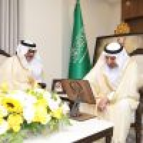 أمير نجران يدشن عدد ا من المشروعات التطويرية بنادي الأخدود الرياضي