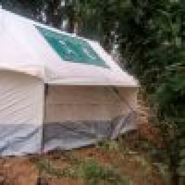اغاثي الملك سلمان يواصل توزيع المساعدات الإيوائية في الحديدة