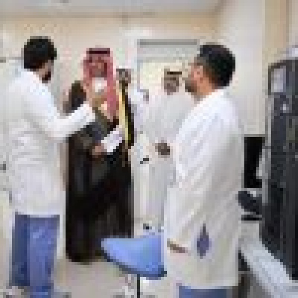 محافظ جدة يزور فرع هيئة الغذاء والدواء بالمحافظة ويط لع على أعماله وجهوده الرقابية محافظ جدة يزور فرع هيئة الغذاء والدواء بالمحافظة ويط لع على أعماله وجهوده الرقابية