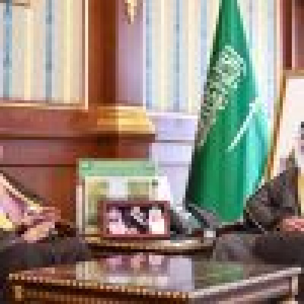 نائب أمير المدينة المنورة يستقبل مساعد وزير الداخلية لشؤون التقنية نائب أمير المدينة المنورة يستقبل مساعد وزير الداخلية لشؤون التقنية