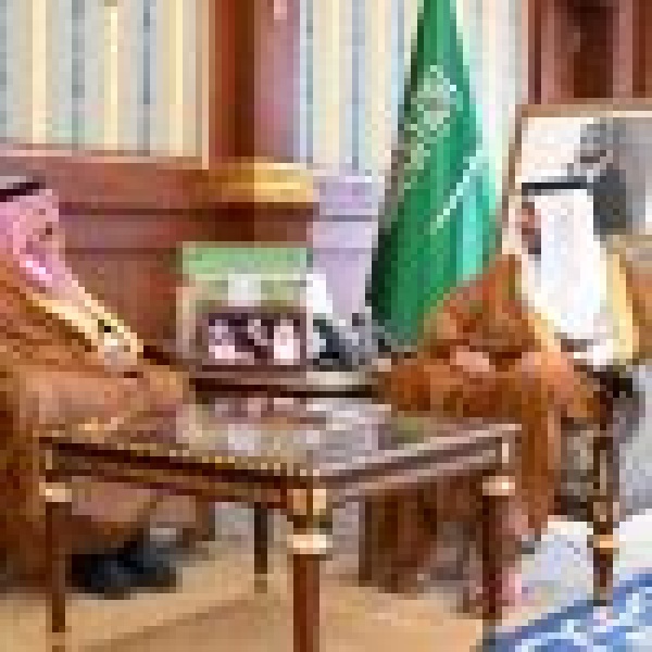 نائب أمير المدينة المنورة يستقبل رئيس مجلس إدارة الاتحاد السعودي للرياضات الجوية نائب أمير المدينة المنورة يستقبل رئيس مجلس إدارة الاتحاد السعودي للرياضات الجوية
