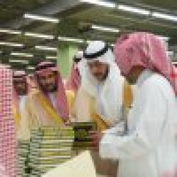 نائب أمير المدينة المنورة يتفقد سير العمل ومراحل الإنتاج بمجمع طباعة المصحف الشريف نائب أمير المدينة المنورة يتفقد سير العمل ومراحل الإنتاج بمجمع طباعة المصحف الشريف