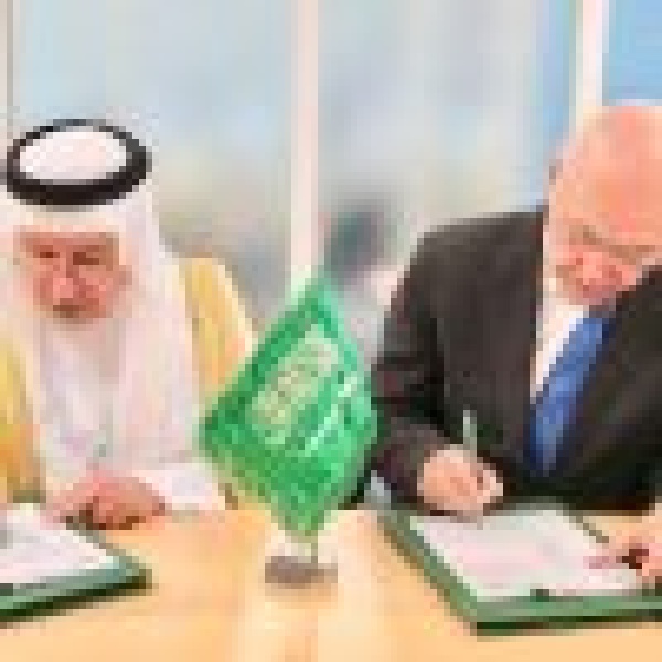 مركز الملك سلمان للإغاثة يوق ع برنامج ا تنفيذي ا مشترك ا لإيواء الأسر السورية العائدة إلى بلادها مركز الملك سلمان للإغاثة يوق ع برنامج ا تنفيذي ا مشترك ا لإيواء الأسر السورية العائدة إلى بلادها