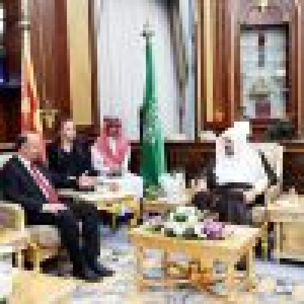 رئيس مجلس الشورى يعقد جلسة مباحثات رسمية مع رئيس برلمان مقدونيا الشمالية