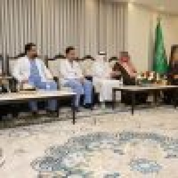 استعرض الخدمات المقدمة في الرعاية النفسية وعلاج الإدمان والتأهيل أمير نجران يستقبل رئيس تجمع المنطقة الصحي ومدير مجمع إرادة للصحة النفسية استعرض الخدمات المقدمة في الرعاية النفسية وعلاج الإدمان والتأهيل أمير نجران يستقبل رئيس تجمع المنطقة الصحي ومدير مجمع إرادة للصحة النفسية