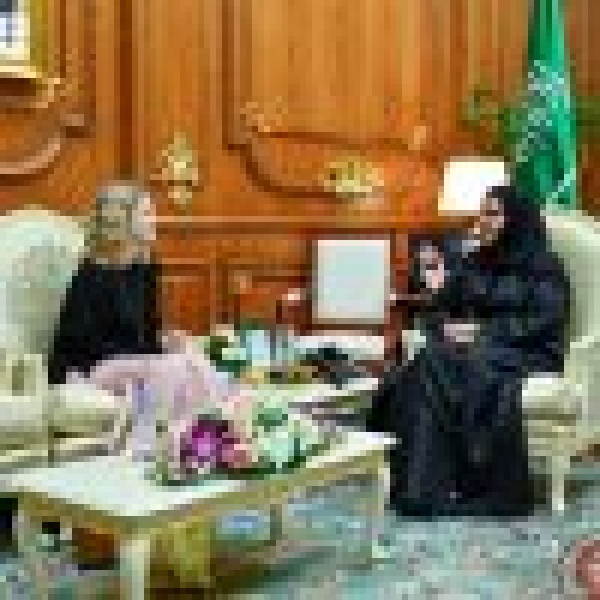 مساعدة رئيس مجلس الشورى تلتقي سفيرة السويد لدى المملكة مساعدة رئيس مجلس الشورى تلتقي سفيرة السويد لدى المملكة
