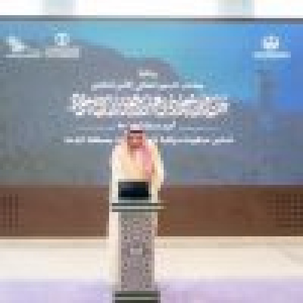 أمير الباحة ي دشن منظومة مراقبة أراضي الغابات بالمنطقة
