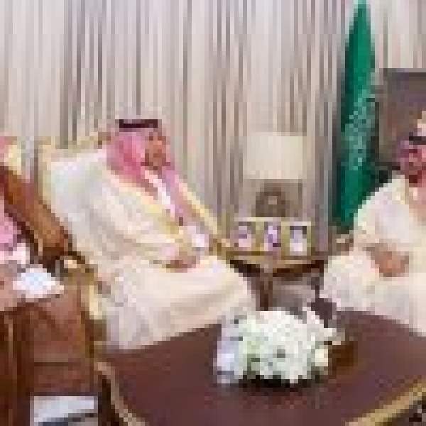نائب أمير نجران يط لع على تقرير أعمال جمعية رعاية مرضى السرطان بالمنطقة