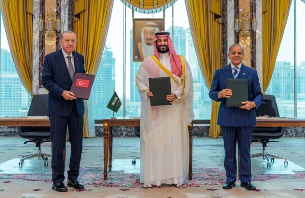 امتعاض إيراني من اتفاقية مكة الدفاعية