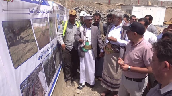 قحيم والحوثي يتفقدان سير العمل في مشروع المجمع القضائي لنيابات شمال الأمانة قحيم والحوثي يتفقدان سير العمل في مشروع المجمع القضائي لنيابات شمال الأمانة