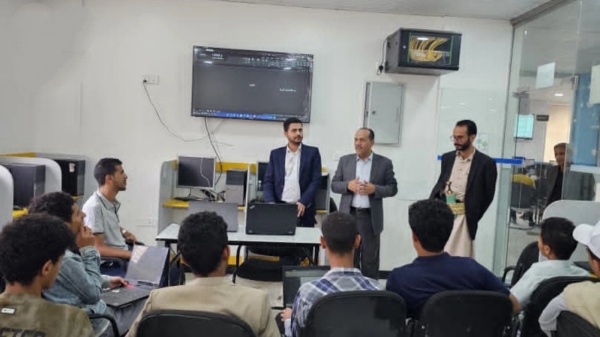 البخيتي يطلع على أعمال التوسعة لمعامل كلية الحاسوب في جامعة صنعاء البخيتي يطلع على أعمال التوسعة لمعامل كلية الحاسوب في جامعة صنعاء