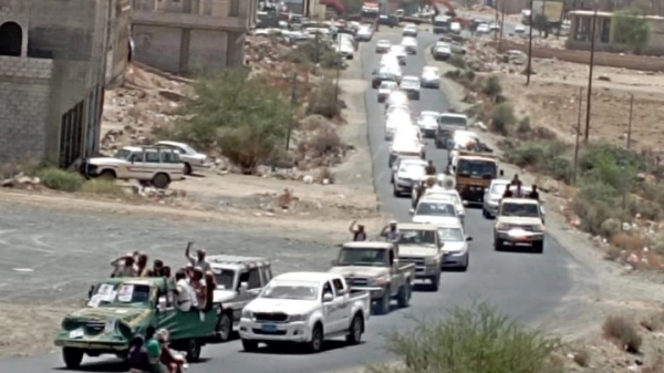 تشييع جثماني الشهيدين السيد والسعدي في محافظة البيضاء تشييع جثماني الشهيدين السيد والسعدي في محافظة البيضاء