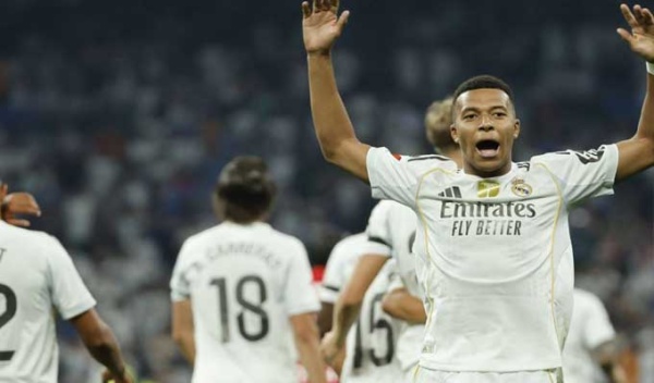 ريال مدريد يتعاقد مع المهاجم الإسباني كارلوس إسبي لـ 5 مواسم ريال مدريد يتعاقد مع المهاجم الإسباني كارلوس إسبي لـ 5 مواسم