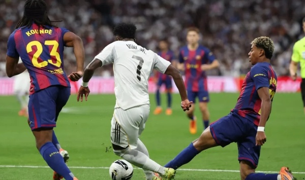 برشلونة يضاعف الضغوط على ريال مدريد