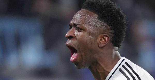 صورة ماذا فعل مشجعو ريال مدريد مع فينيسيوس خارج البرنابيو صورة ماذا فعل مشجعو ريال مدريد مع فينيسيوس خارج البرنابيو