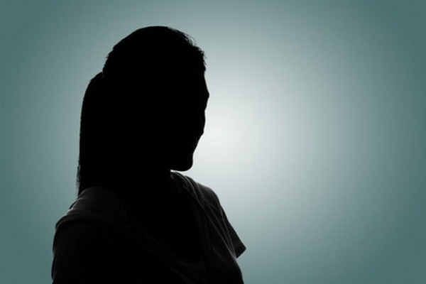 اختفاء والدة مذيعة شهيرة يشعل التحقيقات ورسائل فدية بلا استجابة اختفاء والدة مذيعة شهيرة يشعل التحقيقات ورسائل فدية بلا استجابة