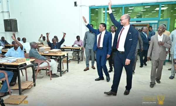 رئيس الوزراء يتفقد أعمال كنترول الشهادة السودانية لدفعة 2026 رئيس الوزراء يتفقد أعمال كنترول الشهادة السودانية لدفعة 2026