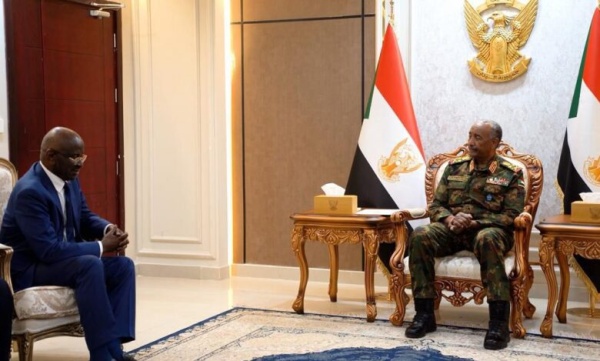 وزير الخارجية الموريتاني يصل الخرطوم ويلتقي البرهان