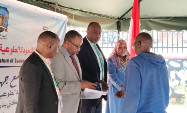 لاجيء سوداني يصلون البلاد غدا من يوغندا لاجيء سوداني يصلون البلاد غدا من يوغندا