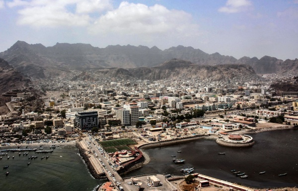الحكومة اليمنية لا نطلب قوات أجنبية للقتال نيابة عنا لدينا القوات ونحتاج دعم الحلفاء الحكومة اليمنية لا نطلب قوات أجنبية للقتال نيابة عنا لدينا القوات ونحتاج دعم الحلفاء