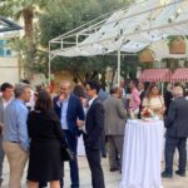 في أسبوع الدبلوماسية الكندية رجال الأعمال التونسيون والكنديون يجددون رهان الشراكة في أسبوع الدبلوماسية الكندية رجال الأعمال التونسيون والكنديون يجددون رهان الشراكة