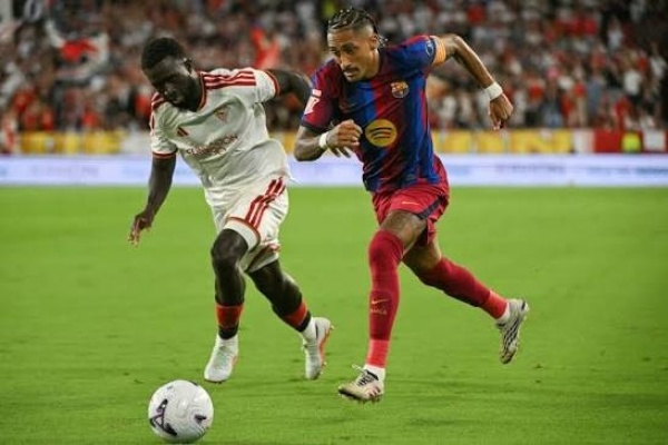 برشلونة يهزم إشبيلية ويواصل انتصاراته في الدوري الإسباني