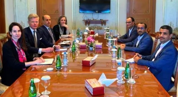 الوفد الوطني يلتقي المبعوث الأممي ويضعه أمام موقف اليمن من العدوان والحصار