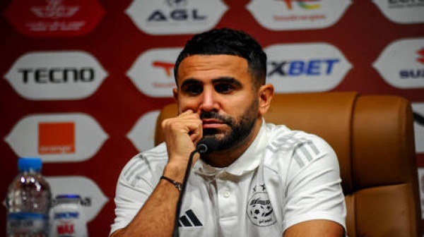 بعد الوداع المونديالي رياض محرز يعلن اعتزاله دوليا بعد الوداع المونديالي رياض محرز يعلن اعتزاله دوليا