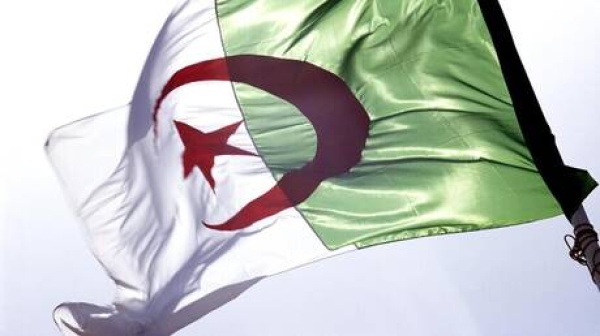 رئيس الأركان الجزائري يهنئ الجيش بعيد الاستقلال ويحث على إحباط المخططات المعادية في السر والعلن رئيس الأركان الجزائري يهنئ الجيش بعيد الاستقلال ويحث على إحباط المخططات المعادية في السر والعلن