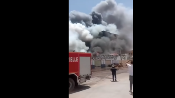 الجزائر حريق في مخزن بحاسي مسعود يسفر عن 3 وفيات وإنقاذ 49 شخصا