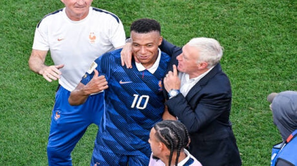 بعد مواجهة باراغواي العنيفة ديشامب يطلب حماية خاصة لمبابي بعد مواجهة باراغواي العنيفة ديشامب يطلب حماية خاصة لمبابي