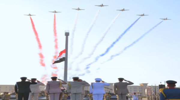 لواء مصري بعد الاستعراض العسكري على إسرائيل أن تقلق وتتخلى عن الكلام الفارغ