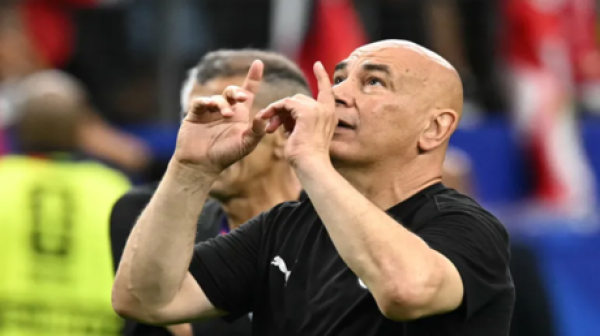 حسام حسن يعلق على واقعة تدخل ترامب لتعليق عقوبة إيقاف لاعب أمريكي حسام حسن يعلق على واقعة تدخل ترامب لتعليق عقوبة إيقاف لاعب أمريكي
