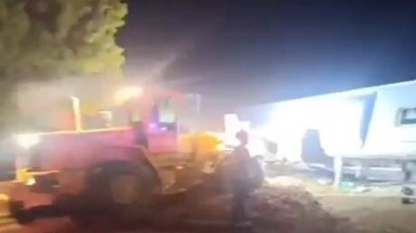 حادث مأساوي لحافلة معتمرين لبنانيين في سوريا يسفر عن 4 قتلى و17 جريحا حادث مأساوي لحافلة معتمرين لبنانيين في سوريا يسفر عن 4 قتلى و17 جريحا