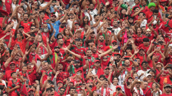 بتقليد مكسيكي جماهير المغرب تزعج لاعبي منتخب فرنسا قبيل مواجهتهم المرتقبة ضد أسود الأطلس بتقليد مكسيكي جماهير المغرب تزعج لاعبي منتخب فرنسا قبيل مواجهتهم المرتقبة ضد أسود الأطلس
